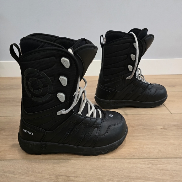 Nitro Snowboard Boots 10 Tyrant Black Snowboarding Athletic Winter Sport - Picture 4 of 11